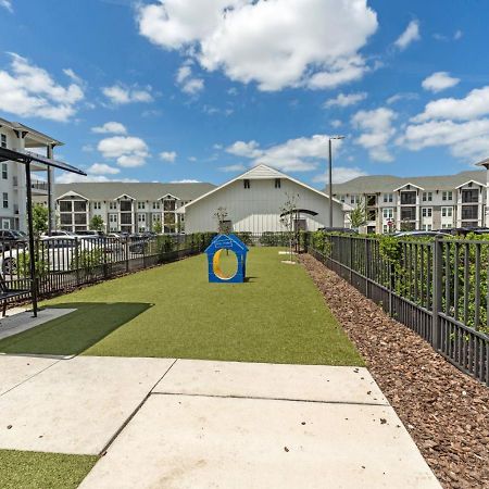 Sunny 2-Bed Oasis Pool And Gym In Аполо Бийч Екстериор снимка
