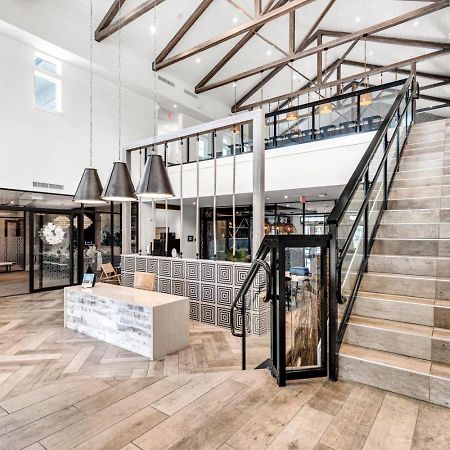Sunny 2-Bed Oasis Pool And Gym In Аполо Бийч Екстериор снимка