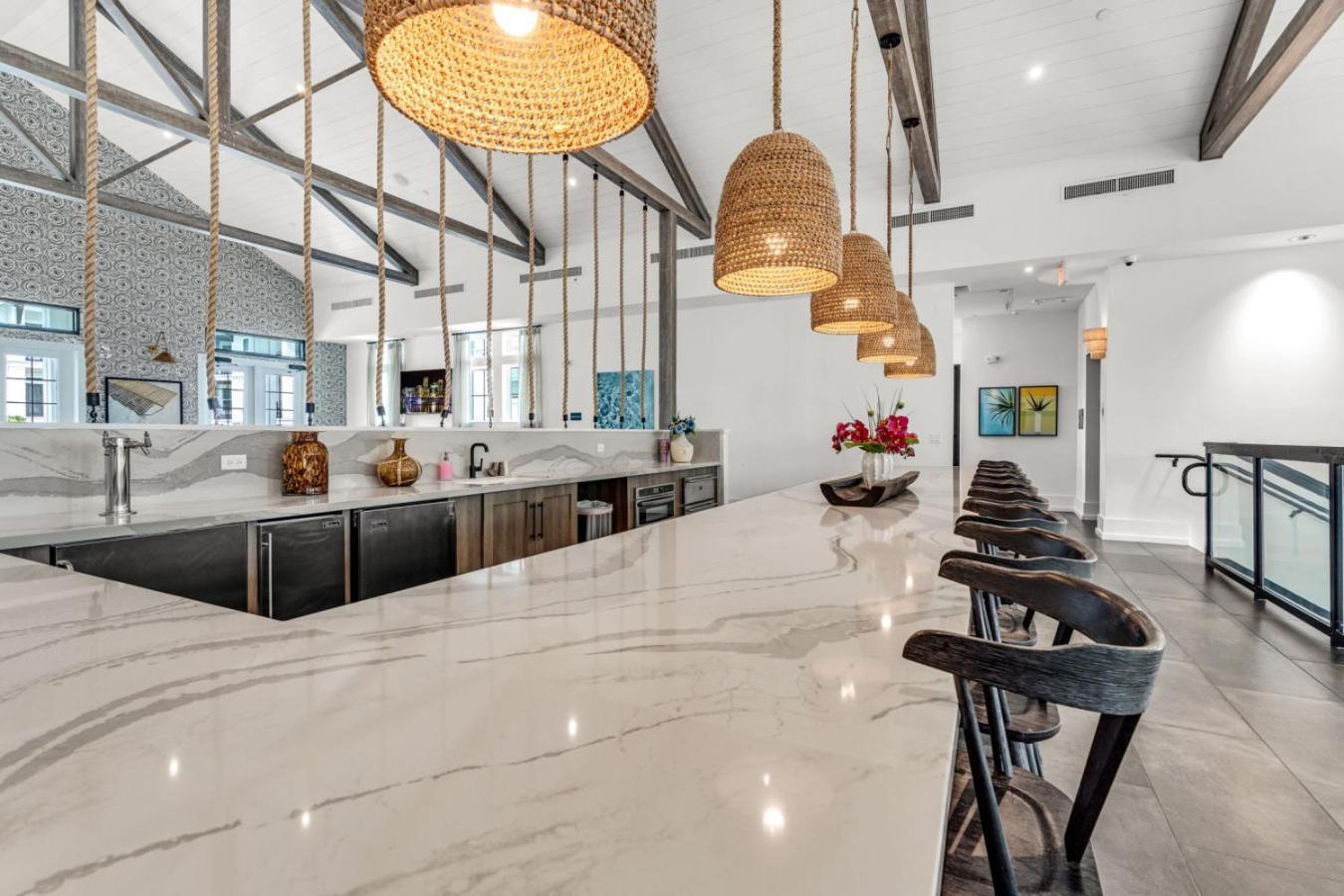 Sunny 2-Bed Oasis Pool And Gym In Аполо Бийч Екстериор снимка